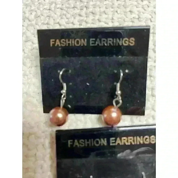 Lot of 6 pair costume pierced earrings - Picture 4 of 7